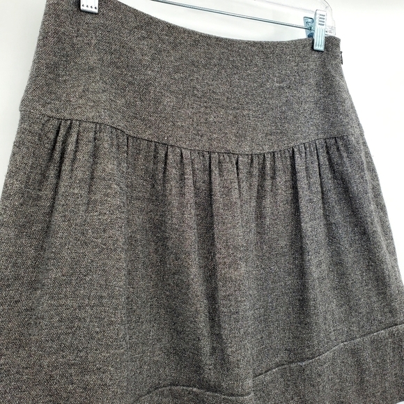 Club Monaco Wool Blend Pleated Skirt w/Silver Metallic Accent - Picture 2 of 7